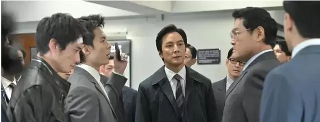 古天乐携《寒战1994》定档五一,五影帝集结重启港产警匪叙事 相关图片 古天乐携《寒战1994》定档五一,五影帝集结重启港产警匪叙事 相关图片