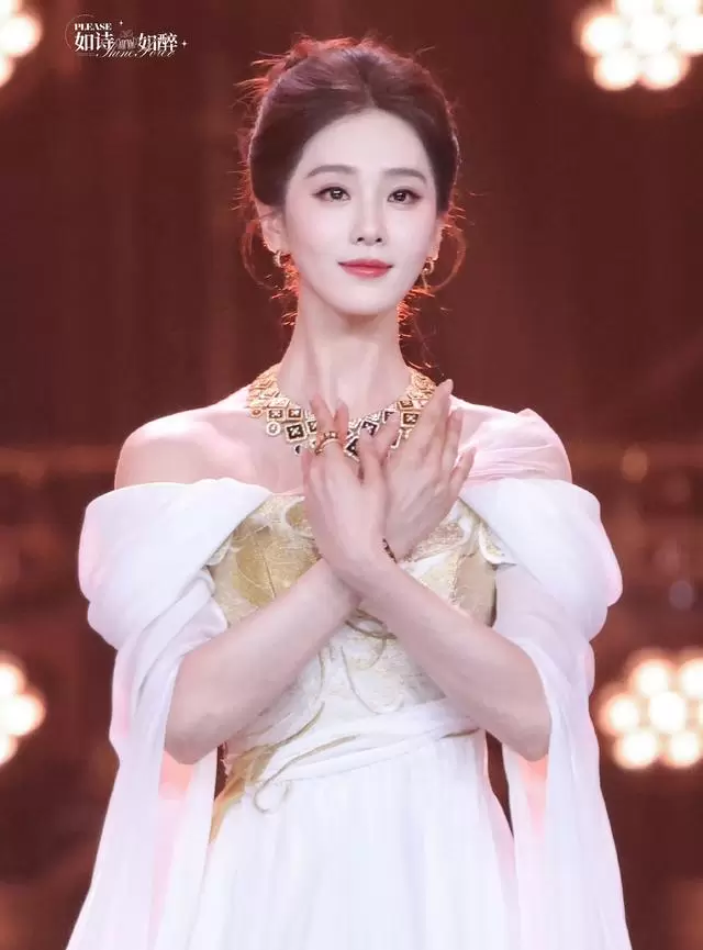 于和伟凭《森中有林》获北影节影帝,刘诗诗压轴亮相引全网关注 相关图片 于和伟凭《森中有林》获北影节影帝,刘诗诗压轴亮相引全网关注 相关图片