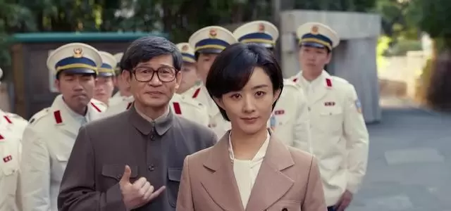 王骁《低智商犯罪》定档五月,杨洋《雨霖铃》正午阳光出品 相关图片 王骁《低智商犯罪》定档五月,杨洋《雨霖铃》正午阳光出品 相关图片