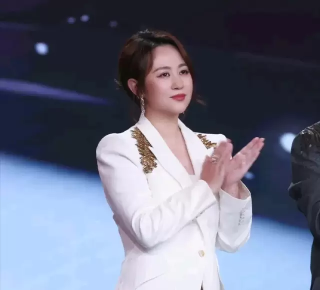 肖战马丽获第33届北京大学生电影节最受大学生欢迎演员 细节速览