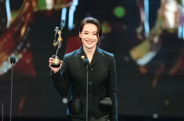 梁家辉第五次获金像奖影帝，廖子妤凭《像我这样的爱情》首封影后 - 相关图片