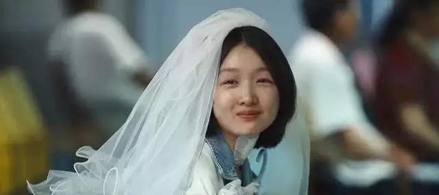 《朝云暮雨》定档5月17日，范伟周冬雨演绎江南茶铺里的沉默人生 相关图片