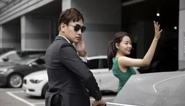 《终极调查》2026年4月上线，搁置7年犯罪片登顶韩国院线三周 现场图