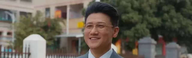 佟悦《金关》演活向修远双面人设，47岁迎来演技高光时刻 相关图片