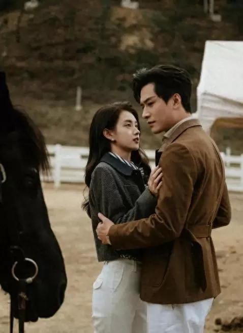 郭宇欣王皓祯合作短剧《流星》《国民老公带回家》《好雨知时节》剧情脉络梳理 现场图
