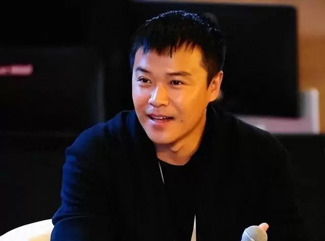 陈思诚人民日报撰文谈“不凑合”，《10间敢死队》成创作方法论实践样本 现场图